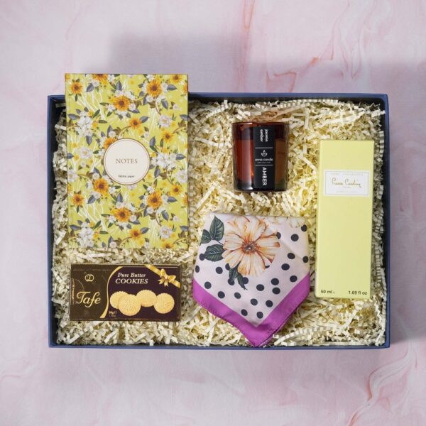 Kadına Papatya Hediye Kutusu