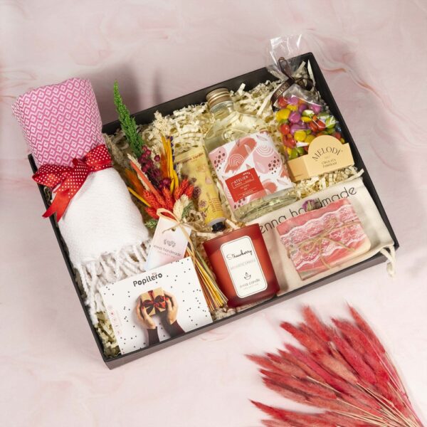 Kadına Sevgini Göster Hediye Kutusu