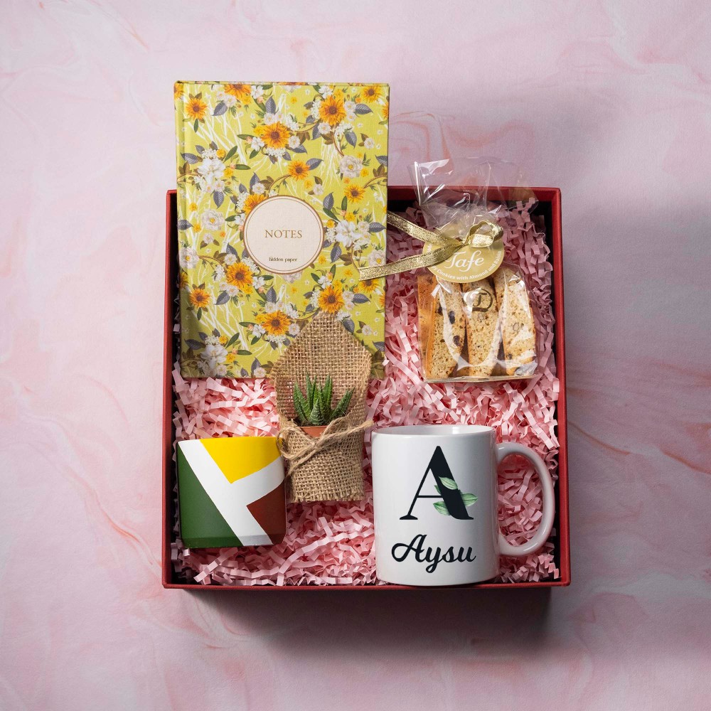 userfiles-fotograflar-2905-isim-baskili-cicek-hediye-kutusu-isim-baskili-cicek-hediye-kutusu-1.jpg İsim Baskılı Çiçek Hediye Kutusu - Görsel 1