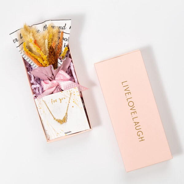 Kutuda Çiçek ve Zircon Taşlı Kelebek Gümüş Kolye