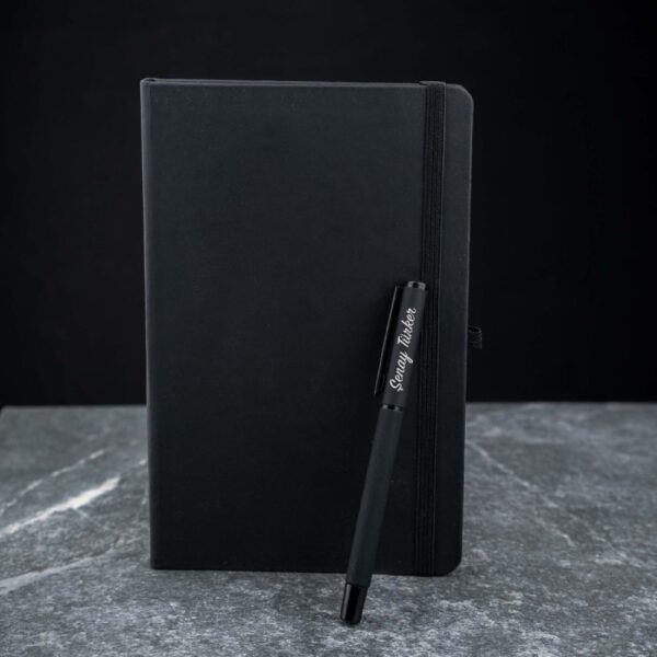 Kişiye Özel İsim Baskılı Siyah Defter ve Kalem Seti